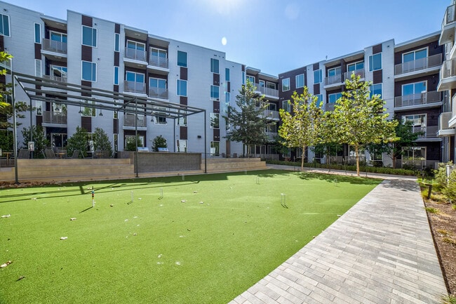 Building Photo - 1301 W Koenig Ln