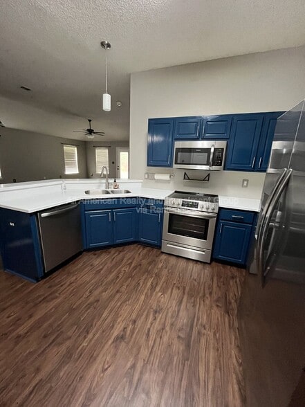 Building Photo - 917 Lajolla Ln