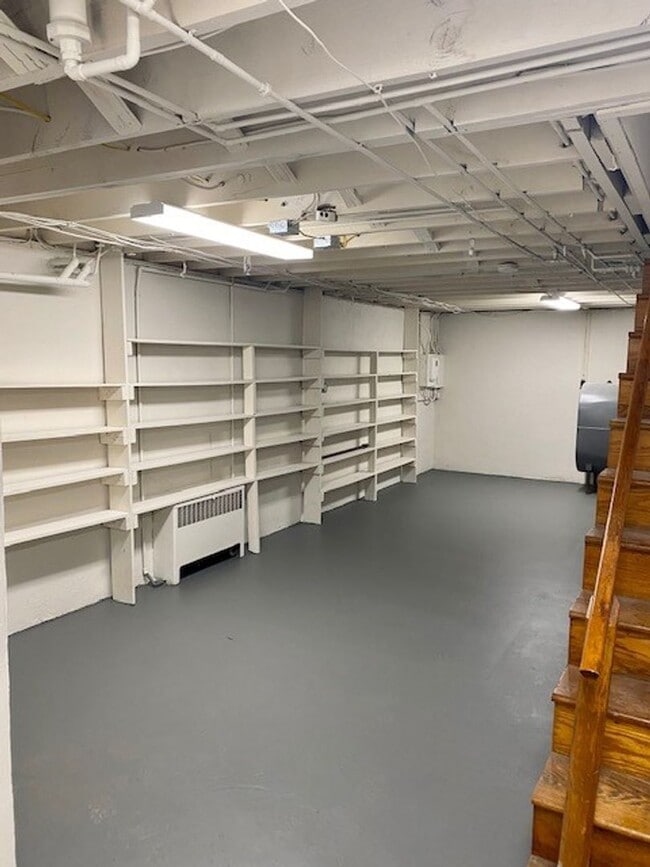 Building Photo - Large 3 Bedroom on Two Acres!