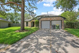 Building Photo - Well-maintained home on a cul-de-sac in a ...