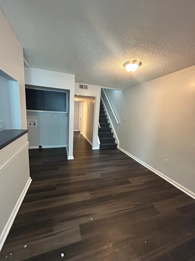 Building Photo - 6474 Kirby Trees Dr