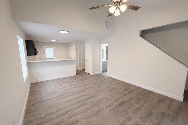 Building Photo - 1709 Hanover Blvd