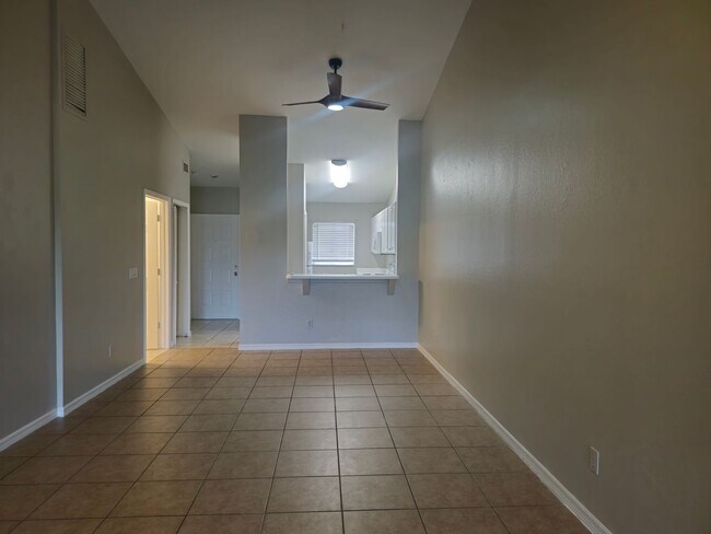 Building Photo - 2 bed 2 bath