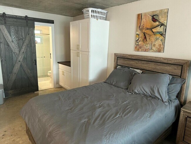 Building Photo - 3570 S Ocean Blvd