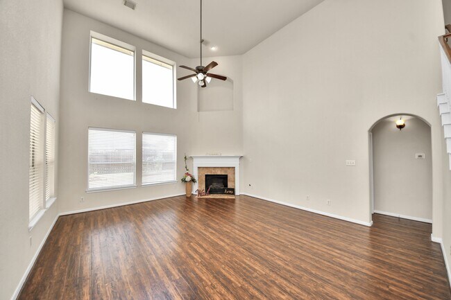 Building Photo - 8627 Sweet Pasture Dr