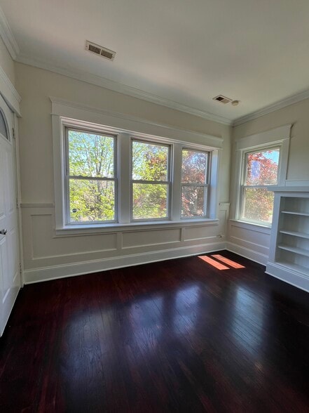 Building Photo - 1828 S 58th Ave