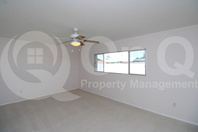 Building Photo - 1816 E Oxford Dr