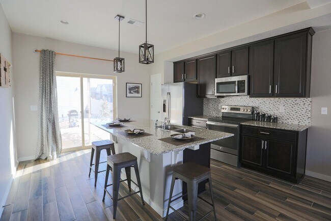 Building Photo - BEAUTIFUL 3BD HOME WITH LUXURY UPGRADES IN...