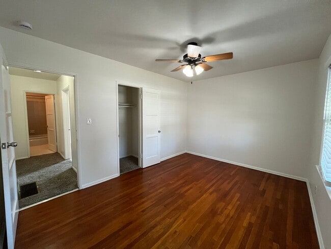 Building Photo - Panorama City 2+1 house w/garage + backyard! (8062 Lennox)