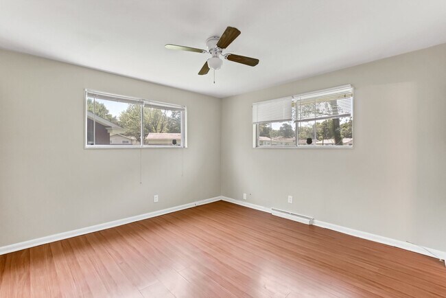 Building Photo - 2440 Castle Dr