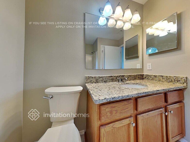 Building Photo - 11126 2nd Ave E