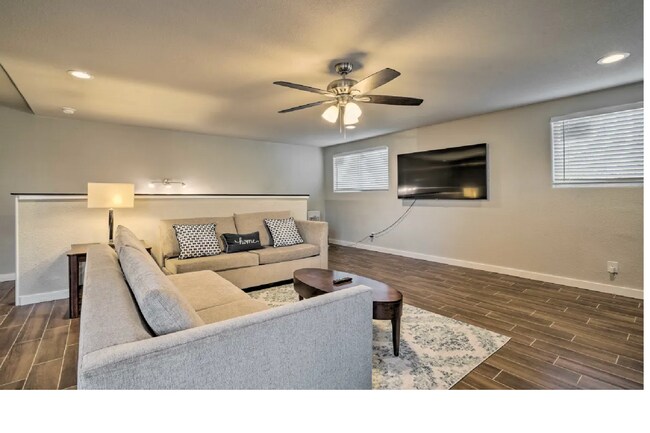 Building Photo - 127 Loy Dr