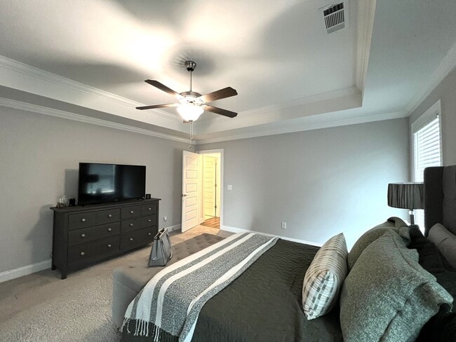 Building Photo - Available July 1, 2026!