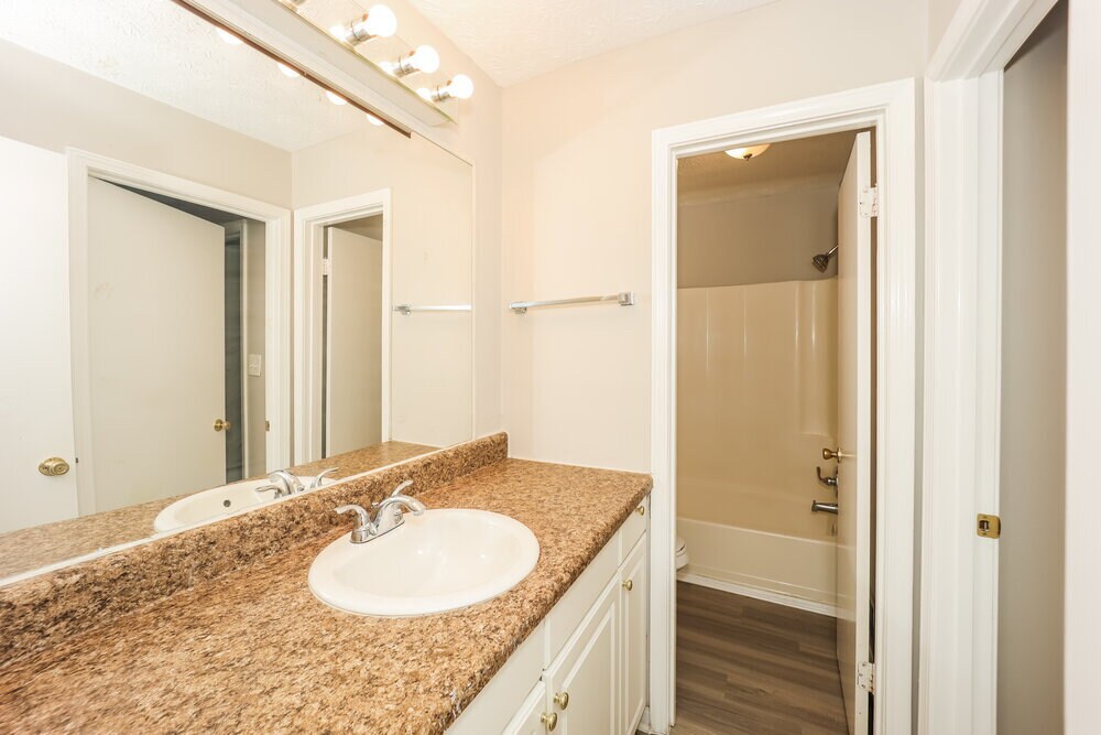 Building Photo - 9036 Sterling Ridge Ln
