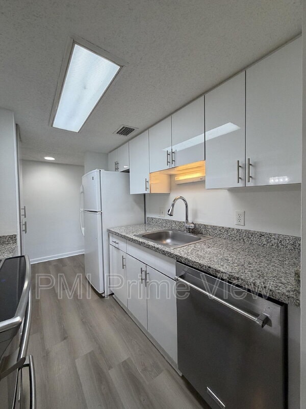 Building Photo - 4401 W McNab Rd