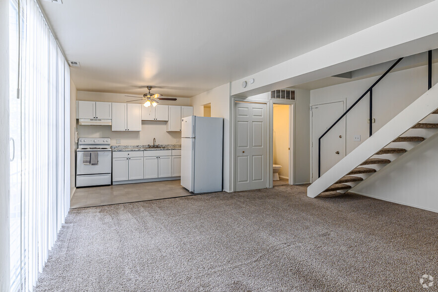 2BD, 1.5BA - 1000SF - Covington Apartments