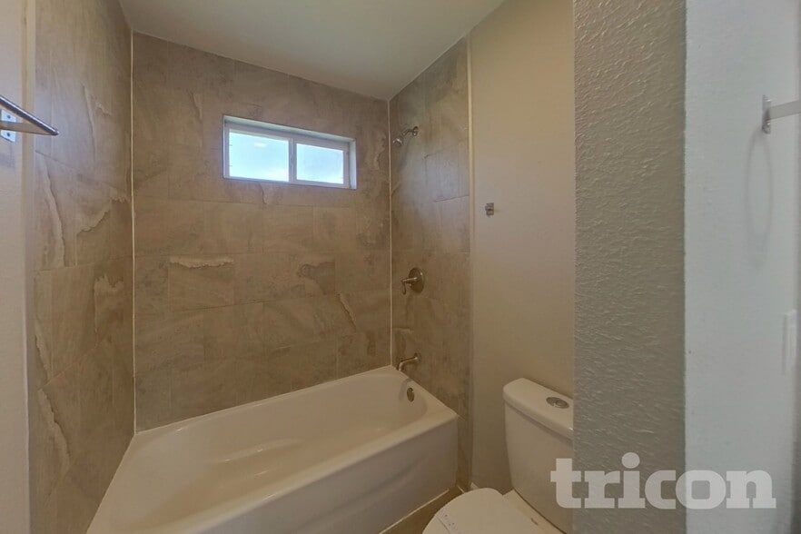 Building Photo - 39 Trotters Cir