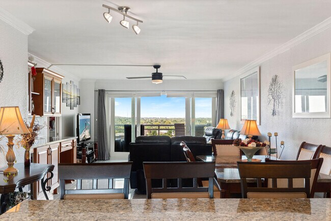 Building Photo - 1160 Hillsboro Mile