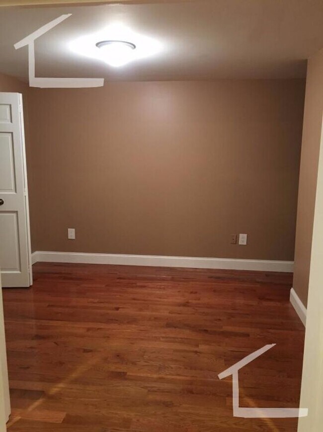 Building Photo - 14 Bay State Rd