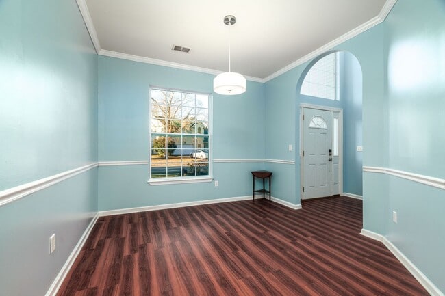 Building Photo - Your Modern West Ashley Retreat!