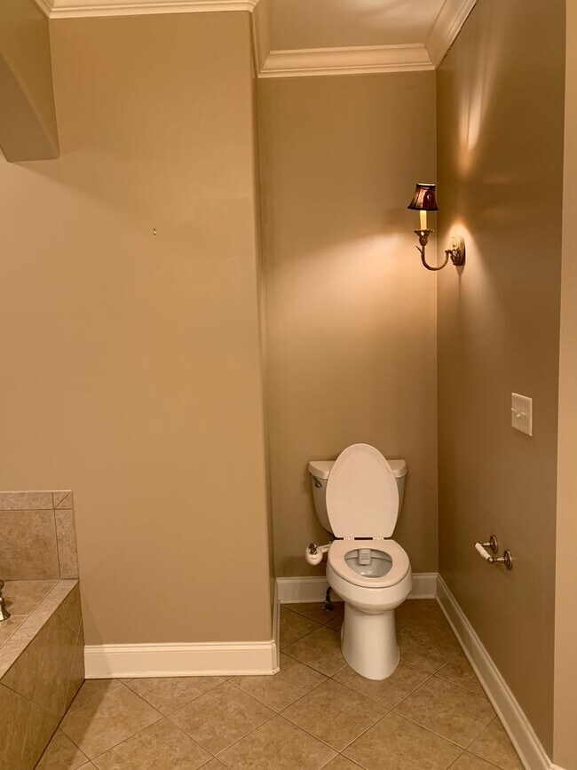 Building Photo - 136 Nickolas Cir