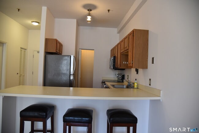Building Photo - 32 Haviland St