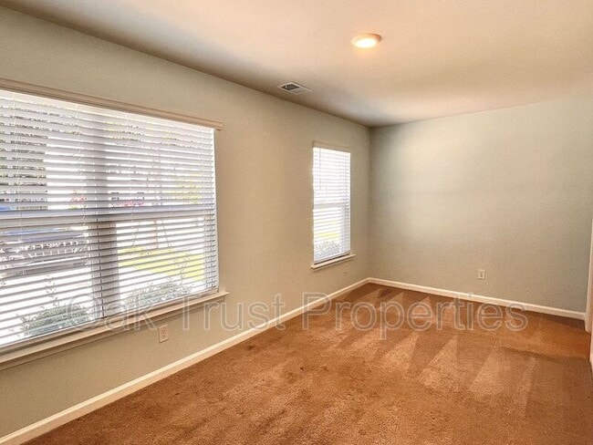 Building Photo - 129 Spencer Cir