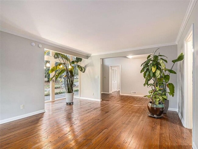 Building Photo - 3590 Cloudland Dr