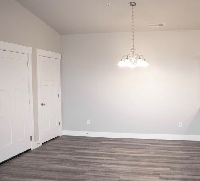 Building Photo - 501 N 360 W