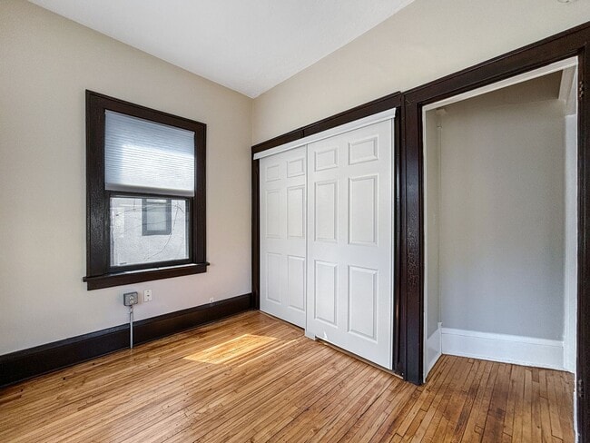 Building Photo - 1019 W 31st St