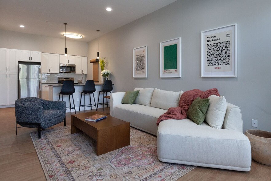 Primary Photo - Founders Square