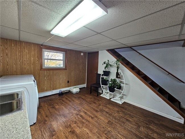 Building Photo - 1970 Sturgeon Point Rd