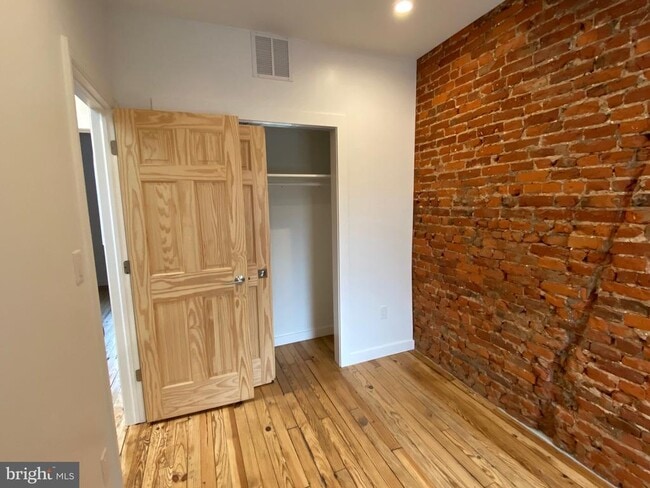 Building Photo - 3229 Chatham St
