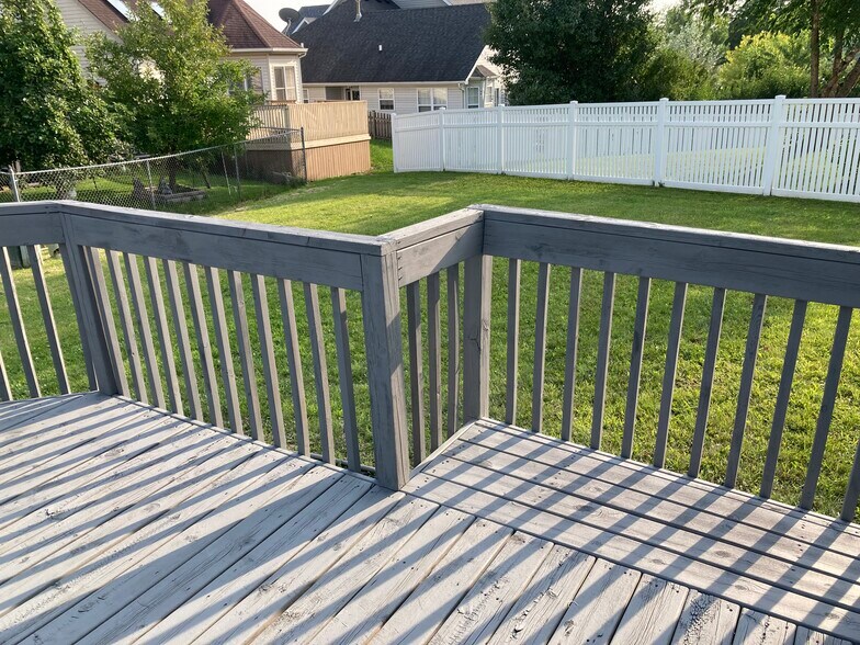 Deck - 12 Gail Ct