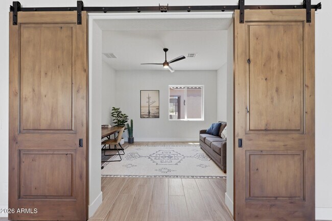 Building Photo - 6896 E Lomas Verdes Dr