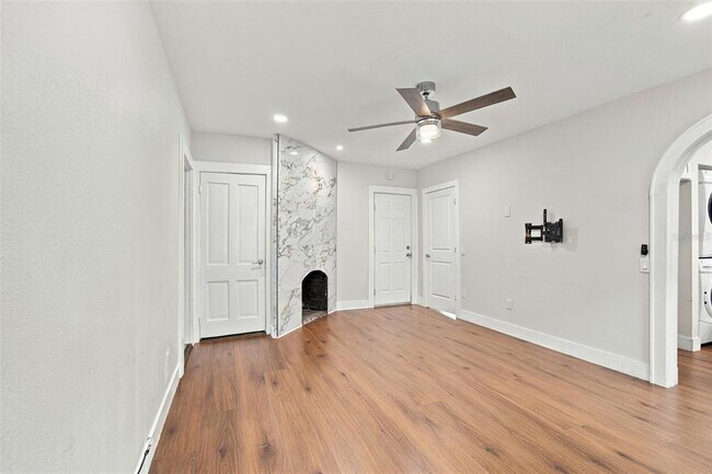Building Photo - 524 3rd St N