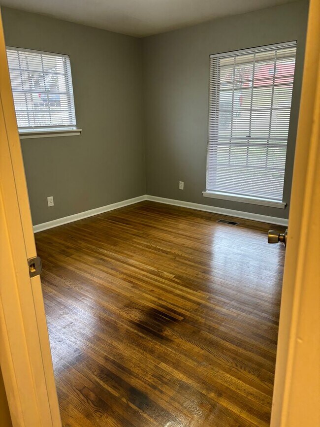 Building Photo - 408 Sierra Madre Dr
