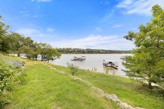 Building Photo - 1201 Lakeshore Dr