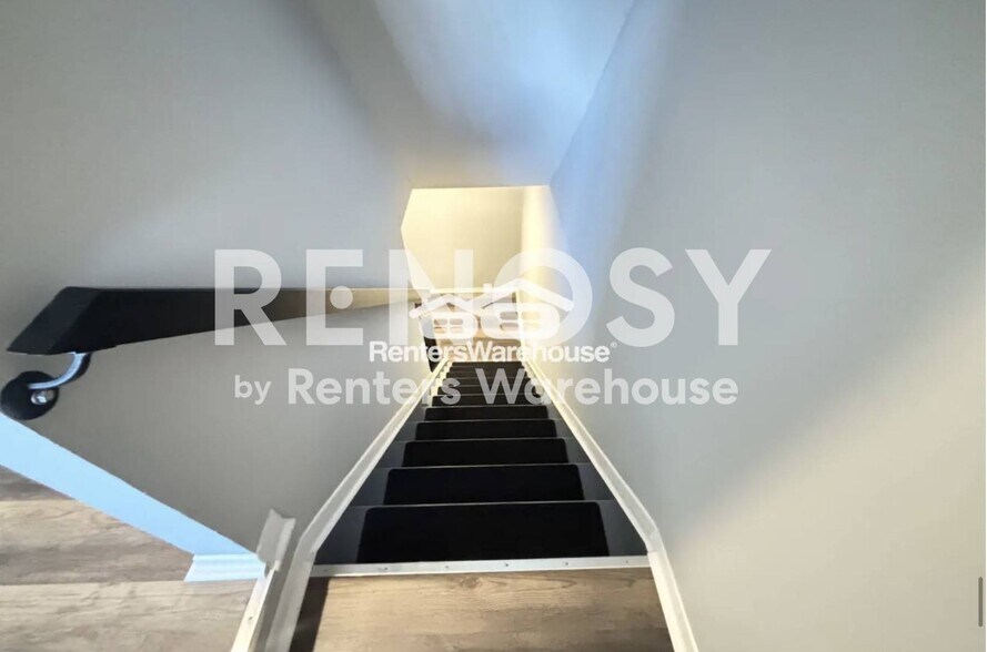 Building Photo - 6585 Sweet Fern
