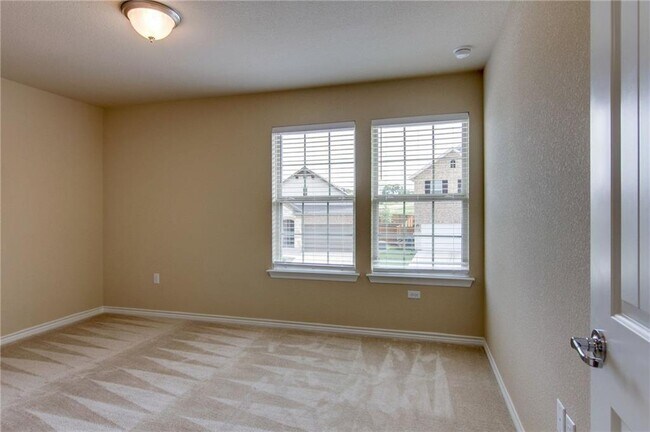 Building Photo - 9008 Gage Dr