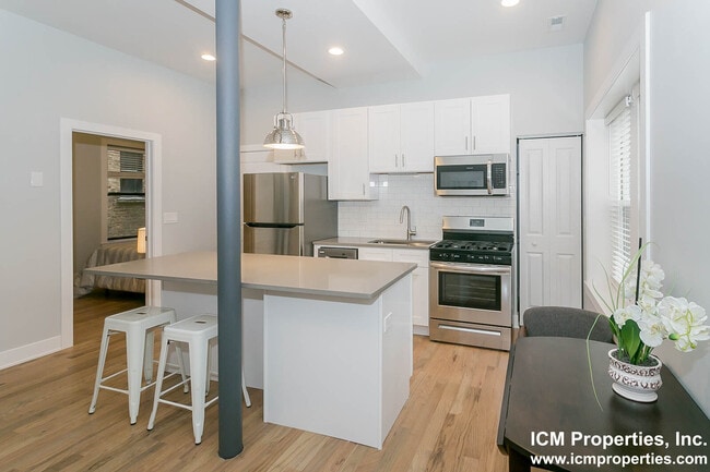 Building Photo - 2121 N Sedgwick St