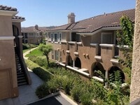 Building Photo - Savannah Terrace 2 BR, 2 BA Unit In Sabre Springs