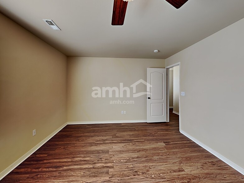 Building Photo - 832 S 1660 W