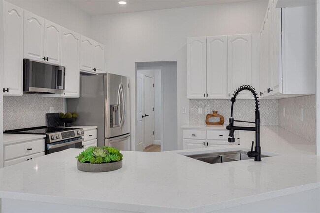 Building Photo - 9418 Azalea Ridge Cir