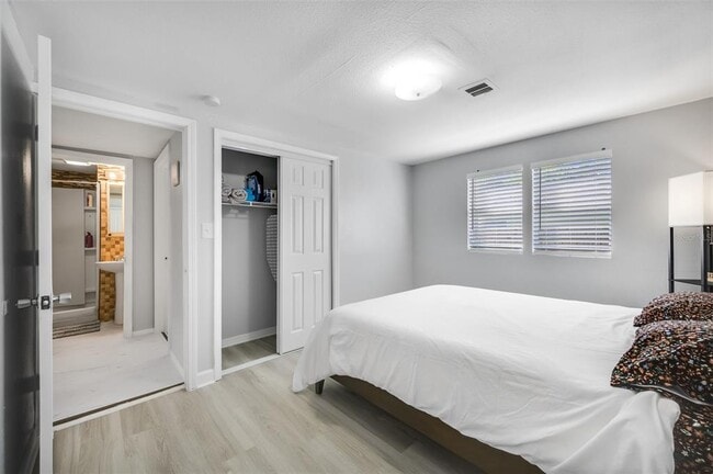 Building Photo - 1601 Palm Way