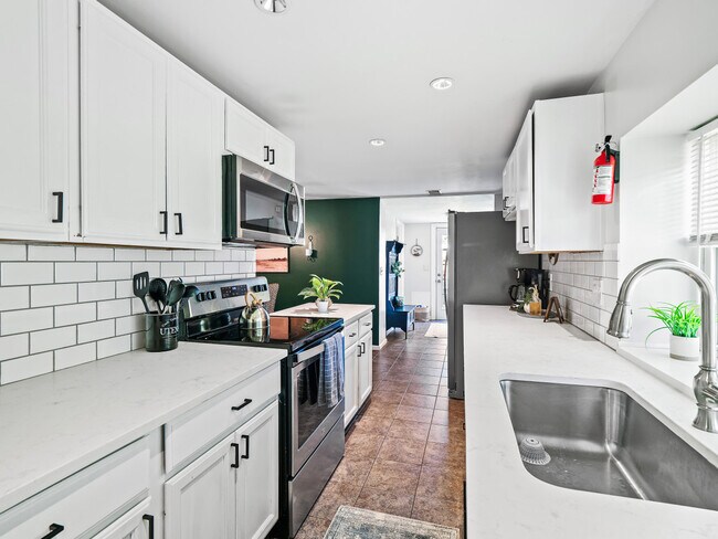 Building Photo - 122 Overlook Rd