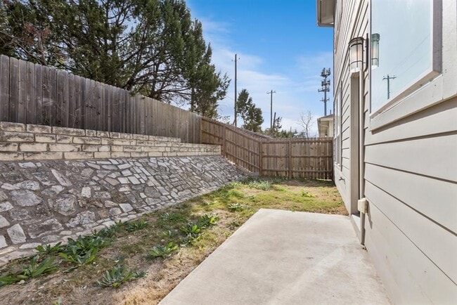 Building Photo - 6101 Steep Cactus Trail