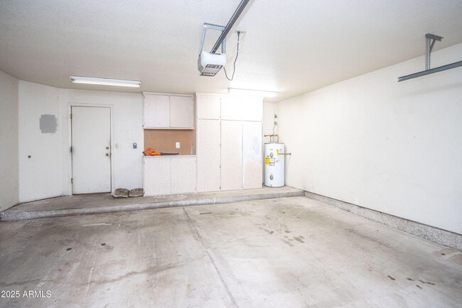 Building Photo - 1318 E Cobb Dr