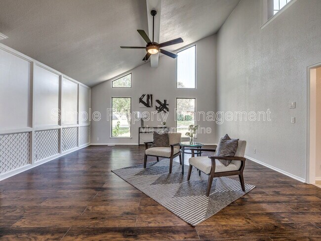 Building Photo - 2320 Yellowstone Dr