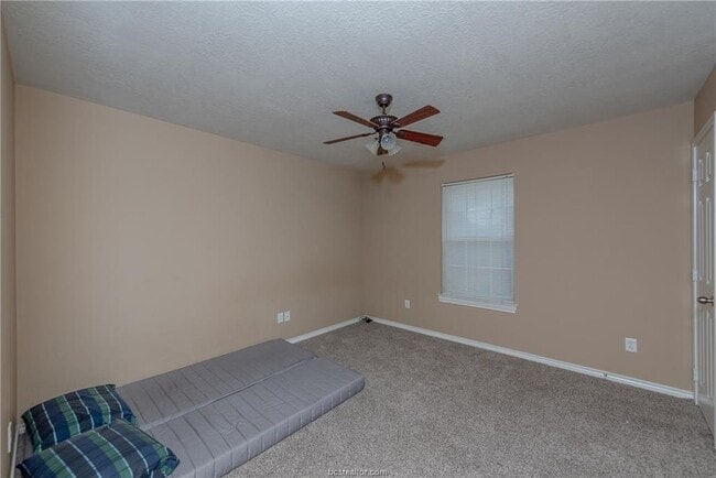 Building Photo - 1433 Western Oaks Ct